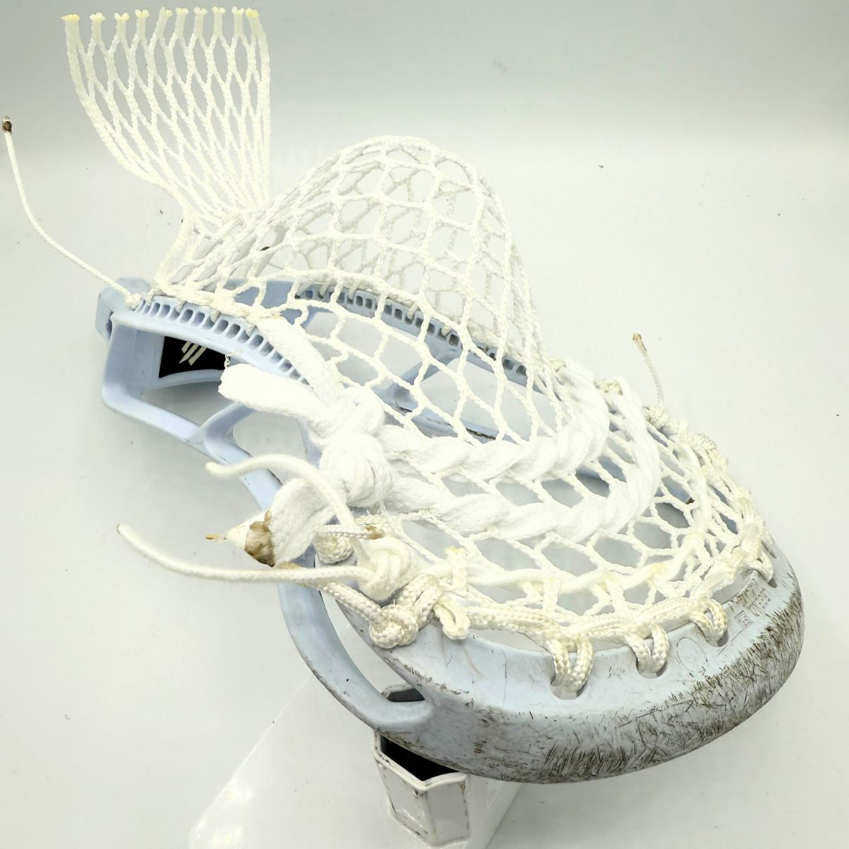 StringKing Legend Senior strung with ECD Hero 4.0 Semi-Soft mesh, showing the stiff sidewall and narrow face shape