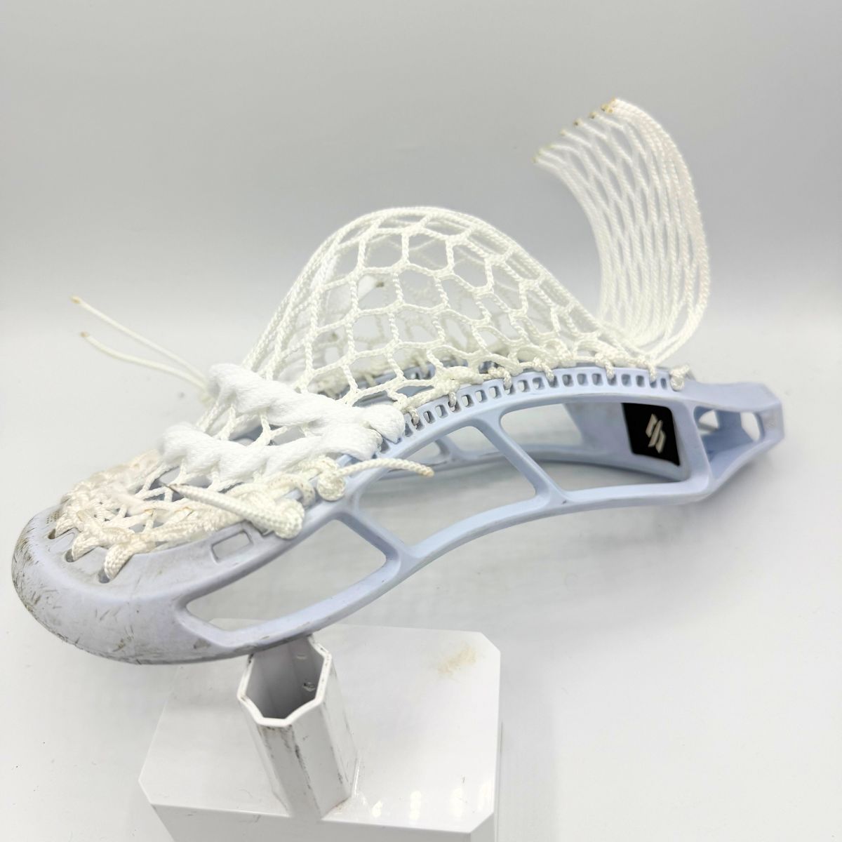 StringKing Legend Intermediate head with budget Stringers Shack G3 10D mesh mid-pocket for youth midfielders.