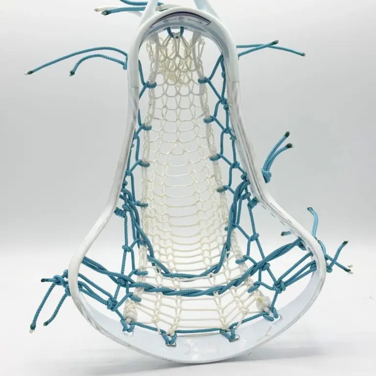 Lacrosse head with unique stringing pattern